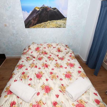 Taorminaxos Apartment จีอาร์ดีนี นักซอส ภายนอก รูปภาพ