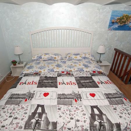 Taorminaxos Apartment จีอาร์ดีนี นักซอส ภายนอก รูปภาพ