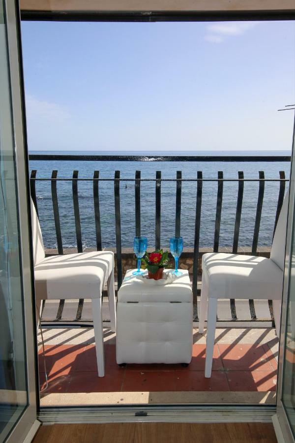 Taorminaxos Apartment จีอาร์ดีนี นักซอส ภายนอก รูปภาพ