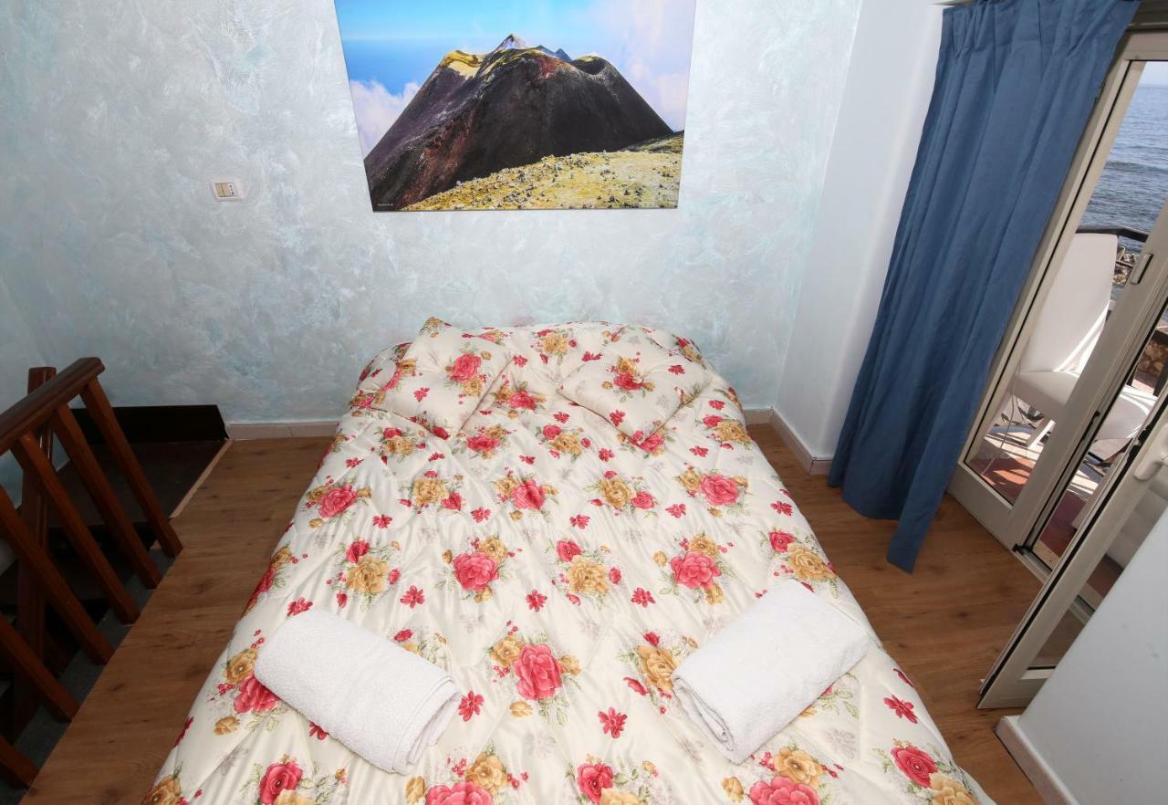 Taorminaxos Apartment จีอาร์ดีนี นักซอส ภายนอก รูปภาพ