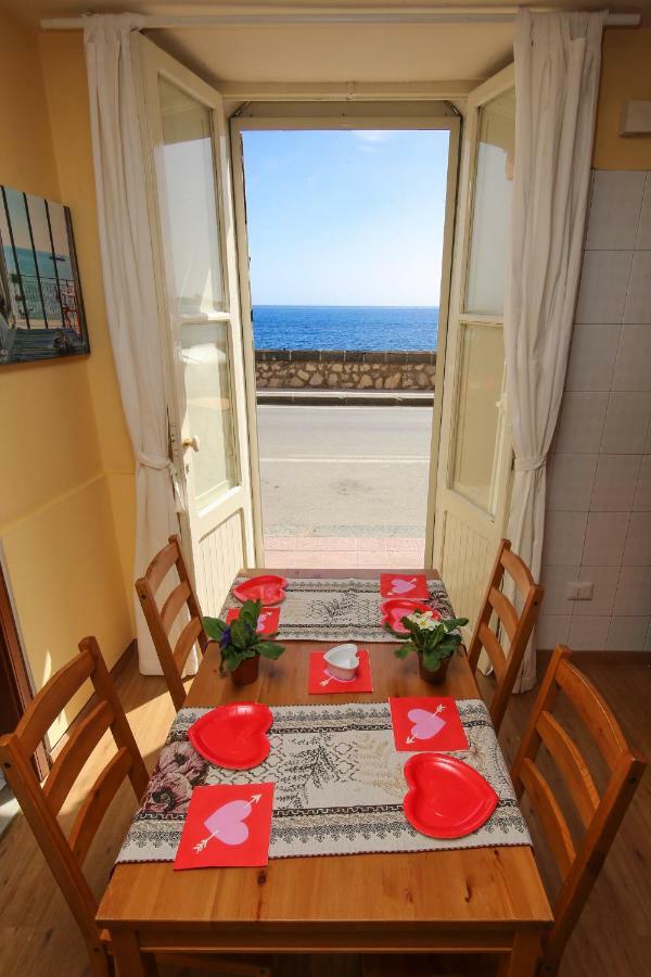 Taorminaxos Apartment จีอาร์ดีนี นักซอส ภายนอก รูปภาพ