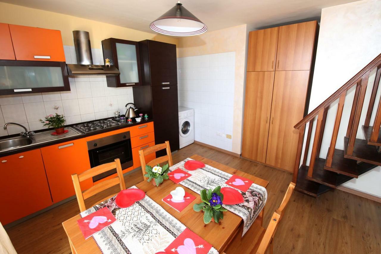Taorminaxos Apartment จีอาร์ดีนี นักซอส ภายนอก รูปภาพ